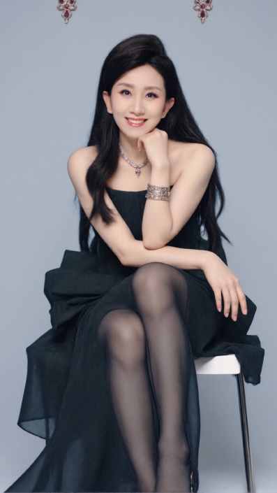 主持人张杰的图片